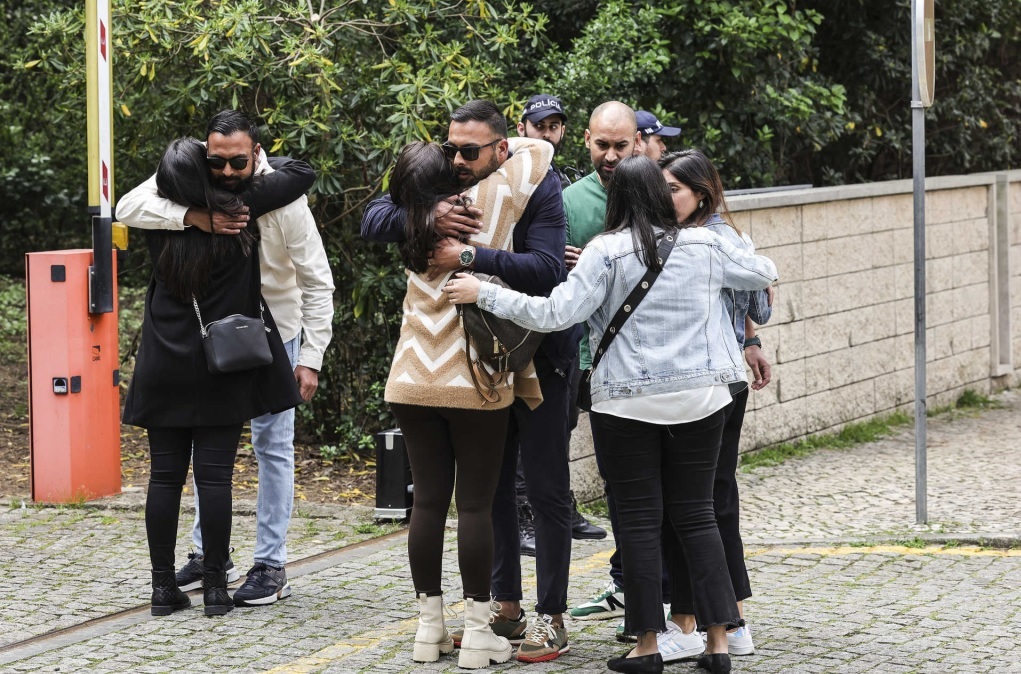 Scenes of bereavement at at the funeral ceremony for Farana Sadrudin that took place at the Ismaili Centre Lisbon on Friday, March 31, 2023. Photograph: Jornal de Noticias. Please click on photo for numerous reports and more photographs.